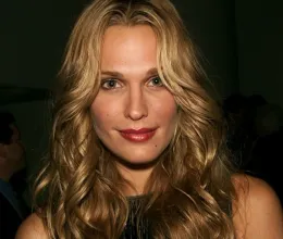 Ő volt a 2000-es évek legszebb nője: így néz ki ma, 52 évesen az egykori szupermodell — Fotók Ő volt a 2000-es évek legszebb nője: így néz ki ma, 52 évesen az egykori szupermodell — Fotók