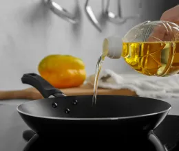 Erősen rákkeltő lehet, ha így sütöd ki olajban az ételeket Erősen rákkeltő lehet, ha így sütöd ki olajban az ételeket