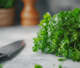 Nem a fagyasztás, nem a szárítás: ha így teszed el a petrezselymet, egy év múlva is friss lesz