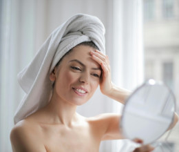 Mitesszerek: hogyan alakulnak ki és mit tehetünk ellenük?