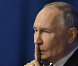 Már Moszkva sem tagadhatja, hogy nagy a baj: döbbenetes videófelvétel leplezte le Vlagyimir Putyin súlyos betegségét