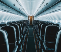 Egy légiutas-kísérő elárulta: ezért nem jó ötlet az első sorban ülni a repülőgépen, hiába tűnik kényelmesnek Egy légiutas-kísérő elárulta: ezért nem jó ötlet az első sorban ülni a repülőgépen, hiába tűnik kényelmesnek