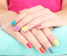 Manikűr-suli otthon: igy marad napokig hibátlan a körömlakkod
