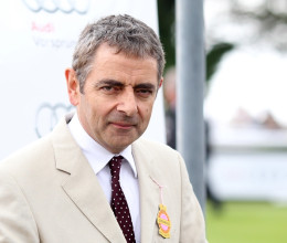 Újraforgatták az Igazából szerelem legendás jelenetét: elképesztő, ki helyettesítette Rowan Atkinsont - Videó