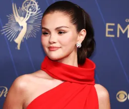 Selena Gomez kis feketéje maga a tökély: minden elegáns nő ilyenről álmodik Selena Gomez kis feketéje maga a tökély: minden elegáns nő ilyenről álmodik