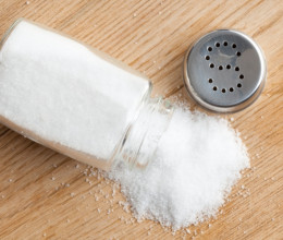 Tegyél egy pohár sót az ágy alá: hihetetlen dolog történik majd reggel, mikor felébredsz Tegyél egy pohár sót az ágy alá: hihetetlen dolog történik majd reggel, mikor felébredsz