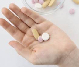 Nem győznek figyelmeztetni az orvosok: soha ne vedd be kávéval vagy teával ezt a vitamint Nem győznek figyelmeztetni az orvosok: soha ne vedd be kávéval vagy teával ezt a vitamint