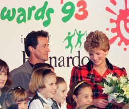 Verekedésig fajult az ellenségeskedés: Sylvester Stallone rátámadt Richard Gere-re, akivel később Diana miatt is összecsapott Verekedésig fajult az ellenségeskedés: Sylvester Stallone rátámadt Richard Gere-re, akivel később Diana miatt is összecsapott