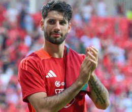 Ettől a felvételtől te is ellágyulsz: vadonatúj fotón mutatta meg elbűvölő kislányát a boldogságban úszó Szoboszlai Dominik Ettől a felvételtől te is ellágyulsz: vadonatúj fotón mutatta meg elbűvölő kislányát a boldogságban úszó Szoboszlai Dominik