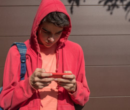 Nincs megállás: íme a legújabb európai ország, ahol korlátok közé szorítanák a tizenévesek közösségimédia-használatát