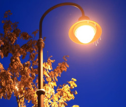 Soha ne aludj nyitott ablaknál, ha ezt látod este az utcai lámpa körül: komoly problémát jelezhet Soha ne aludj nyitott ablaknál, ha ezt látod este az utcai lámpa körül: komoly problémát jelezhet