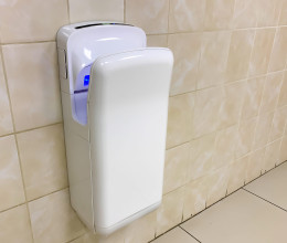 Gigászi hiba az elektromos kézszárítót használni a WC-ben? Gigászi hiba az elektromos kézszárítót használni a WC-ben?
