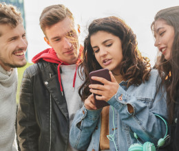 Ezt a szlenget használja ma a Z generáció – Fogadjunk, te sem érted mindet