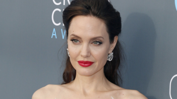 Így néz ki Angelina Jolie magyar hasonmása: a gyönyörű Mariann szakasztott olyan, mintha a világsztár ikertestvére lenne - Fotók Így néz ki Angelina Jolie magyar hasonmása: a gyönyörű Mariann szakasztott olyan, mintha a világsztár ikertestvére lenne - Fotók