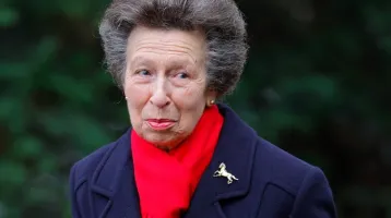 Anna felrúgta az udvari protokollt: nyilvánosan ment szembe Kamilla hatalmával a hercegnő