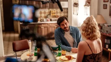 Apa és fia együtt a filmvásznon: Szabó Kimmel Tamás kisfia mindenkit levett a lábáról a Beléd estem forgatásán