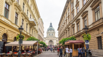 Elegáns budapesti étteremben bukkant fel a világhírű hollywoodi testvérpár - Fotó