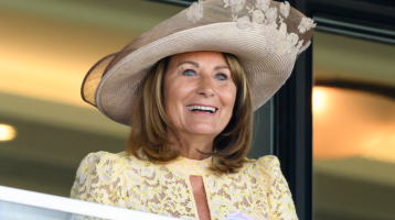 Katalin hercegné anyja kölcsönkérte lánya ikonikus darabját: Carole Middleton elbűvölően nézett ki