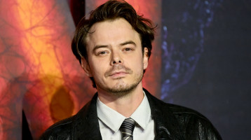 Sokkoló vallomás: a Stranger Things sztárja titokban egy 11 éves fiút nevel Sokkoló vallomás: a Stranger Things sztárja titokban egy 11 éves fiút nevel