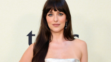 Dakota Johnson kabátja maga az álom: ez a legszebb és legstílusosabb darab, amit valaha viselt Dakota Johnson kabátja maga az álom: ez a legszebb és legstílusosabb darab, amit valaha viselt