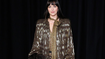 Csak pislogunk: Dakota Johnson egy szál sportmelltartóban lépett utcára, egy pillanatra mindenkinek elállt a lélegzete Csak pislogunk: Dakota Johnson egy szál sportmelltartóban lépett utcára, egy pillanatra mindenkinek elállt a lélegzete