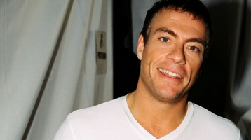 Így néz ki ma a 90-es évek legendás akciósztárja: 65 esztendős korára teljesen megváltozott az arca Így néz ki ma a 90-es évek legendás akciósztárja: 65 esztendős korára teljesen megváltozott az arca