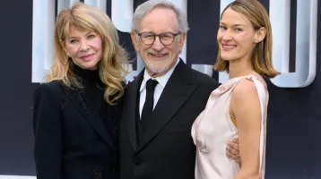 Steven Spielberg ritkán látott lánya földön túli szépség: a 29 éves Destry Allyn olyan tökéletes, akár egy modell