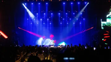 Drogot tettek a fiatalok italába Sebestyén Balázs buliján? Megszólalt a mentőszolgálat és a Sziget