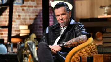 Kincsvadászok: Fejes Tamás felismerte magát egy festményen, de egy régi motorra is felfigyelt