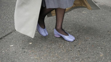 Loafer helyett: Ez a lábbeli lesz a tavaszi szezon kötelező darabja, szoknyával is tökéletesen mutat