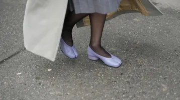 Loafer helyett: Ez a lábbeli lesz a tavaszi szezon kötelező darabja, szoknyával is tökéletesen mutat