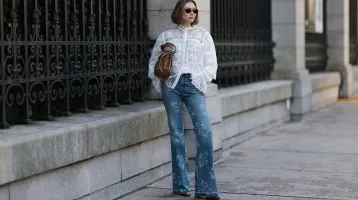 Visszatért a divatba nagymamáink kedvenc ruhadarabja: mindenki ezt fogja hordani tavasszal, farmerrel is jól mutat