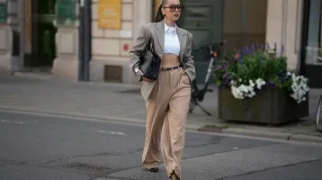 A Nagypapa nadrág fogja uralni a tavaszi divattrendeket: egyszerre sikkes és kényelmes