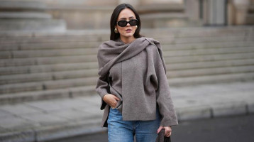 Most minden stílusos nő ezt viseli farmerrel – mutatjuk a legjobb tavaszi outfitötleteket