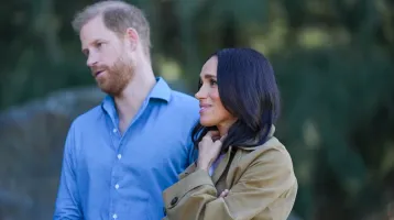 Károly végleg összeomlik, ha Harry tényleg megteszi ezt vele: a királyt teljesen tönkreteheti a herceg és Meghan Markle