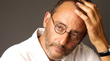 Ez a gyönyörű nő Jean Reno 23 évvel fiatalabb felesége: a legendás színész fülig szerelmes a barna szépségbe 