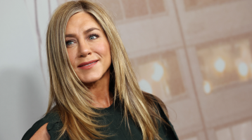 Ezzel a furcsa itallal indítja a napjait Jennifer Aniston: így próbálja megőrizni fiatalos külsejét Ezzel a furcsa itallal indítja a napjait Jennifer Aniston: így próbálja megőrizni fiatalos külsejét