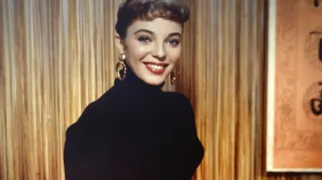 Döbbenet, hogy fest ma, 92 évesen a 80-as évek legendás sorozatsztárja: elképesztő, ahogyan kinéz