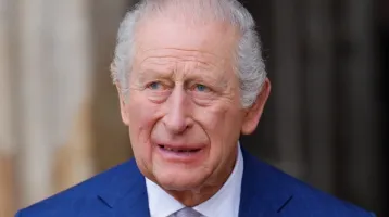 Károly retteg: felemészti őt a félelem, a király borzasztóan aggódik