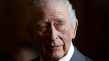 Károly megidézte édesapját: a király szívmelengető módon tisztelgett Fülöp herceg emléke előtt