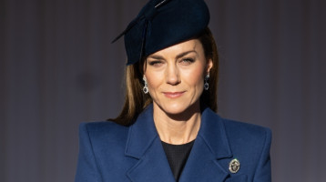 Katalinnak sikerült ismét túlszárnyalnia önmagát: felvette a legszebb karácsonyi kabátot, amit valaha láttunk