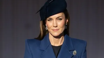 Katalinnak sikerült ismét túlszárnyalnia önmagát: felvette a legszebb karácsonyi kabátot, amit valaha láttunk