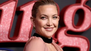 Kate Hudson bátyja igazi szívtipró: Oliver bárkit levesz a lábáról, le sem tagadhatnák egymást a színésznővel Kate Hudson bátyja igazi szívtipró: Oliver bárkit levesz a lábáról, le sem tagadhatnák egymást a színésznővel