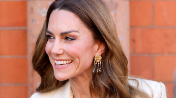 Ilyet még nem látott a világ: lerúgta a cipőjét, majd nyilvánosan perdült táncra Katalin hercegné - Fotók