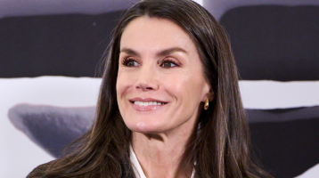 Letícia királyné álomszép blúza most a sláger: minden stílusos nő ilyet visel