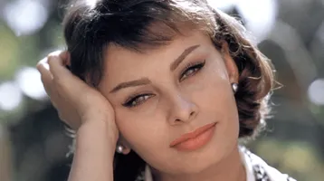 Ez Sophia Loren kedvenc tészta receptje: olyan egyszerű, hogy 25 perc alatt te is elkészítheted otthon a díva titkos favoritját Ez Sophia Loren kedvenc tészta receptje: olyan egyszerű, hogy 25 perc alatt te is elkészítheted otthon a díva titkos favoritját