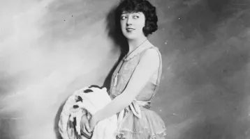 Gyilkossági botrányok és drogfüggőség tették tönkre Hollywood imádott színésznőjét: 37 évesen Mabel Normand már halott volt Gyilkossági botrányok és drogfüggőség tették tönkre Hollywood imádott színésznőjét: 37 évesen Mabel Normand már halott volt