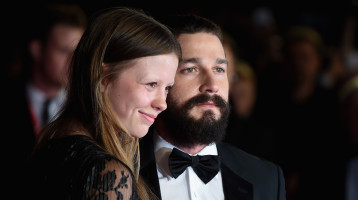 Mia Goth válik Shia LaBeouftól: kizárólagos felügyeletet követel lányuk felett Mia Goth válik Shia LaBeouftól: kizárólagos felügyeletet követel lányuk felett