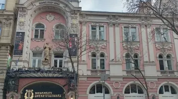 „Rettegnek a retorziótól” – Belső háború tört ki az Operettszínházban, Janza Katáék is aláírták a nyílt levelet „Rettegnek a retorziótól” – Belső háború tört ki az Operettszínházban, Janza Katáék is aláírták a nyílt levelet