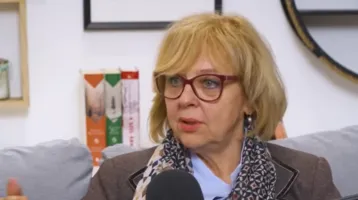 Péterfy-Novák Éva: "Testvérek között nagyon el tud mérgesedni a viszony, és onnan nagyon nehéz visszalépni" Péterfy-Novák Éva: "Testvérek között nagyon el tud mérgesedni a viszony, és onnan nagyon nehéz visszalépni"